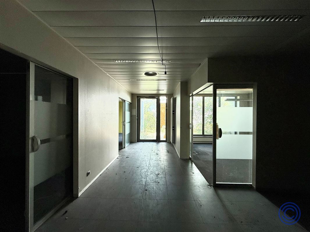 Handelspand ca. 358m² met buitenruimte! 