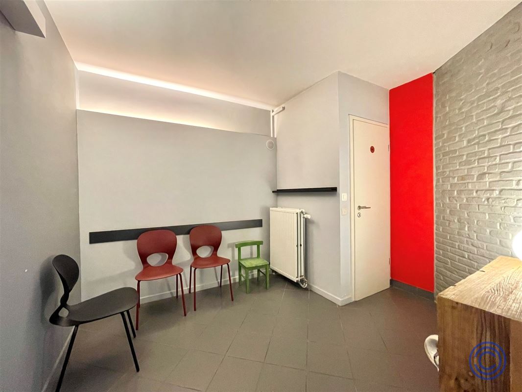 IN OPTIE: Handelspand/kantoor ca. 97m² in centrum Zoersel!