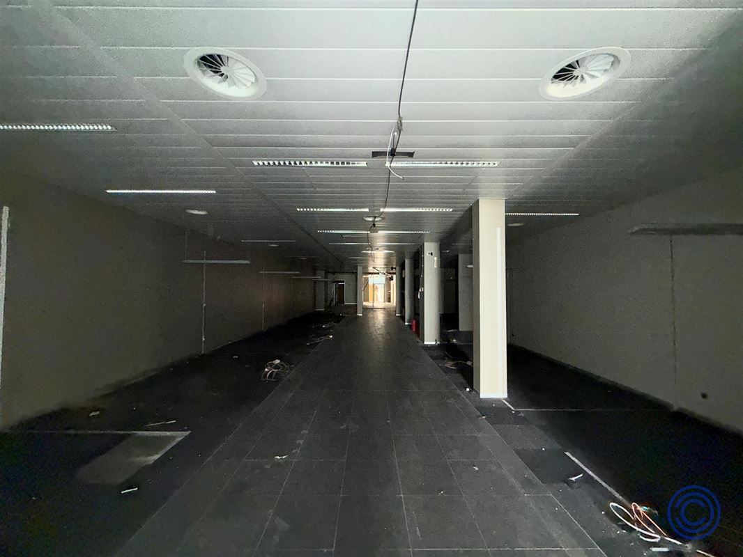 Handelspand ca. 358m² met buitenruimte!