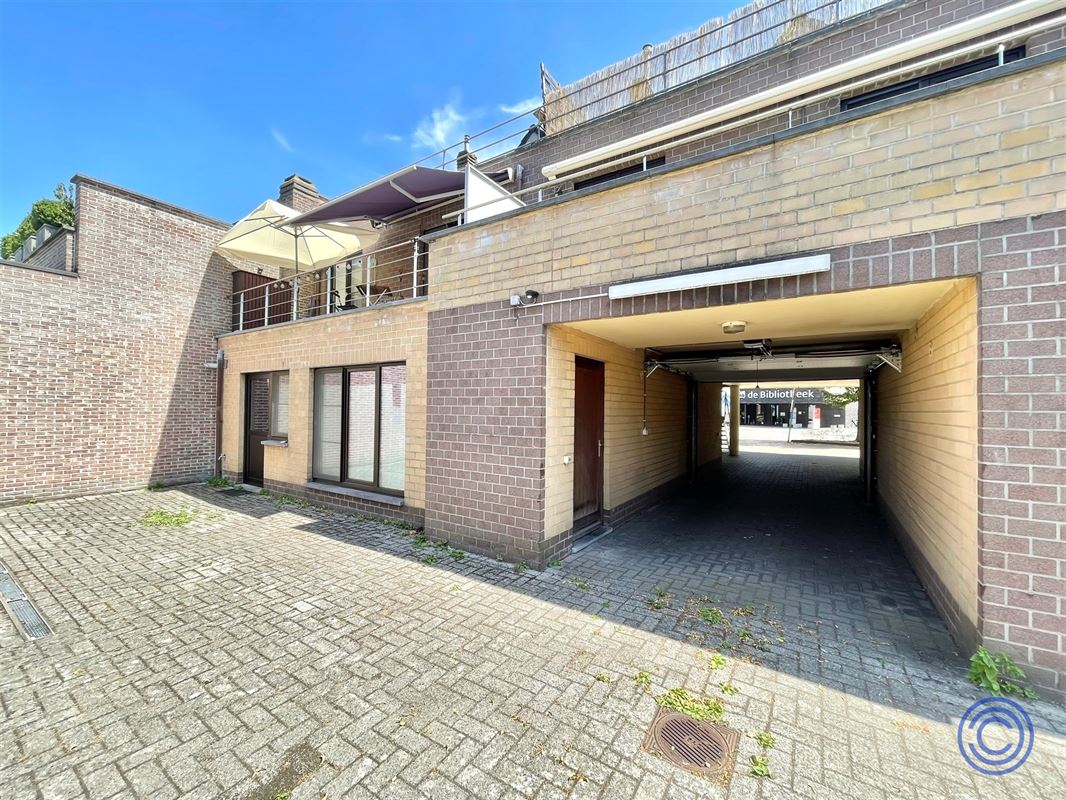 IN OPTIE: Handelspand/kantoor ca. 97m² in centrum Zoersel!