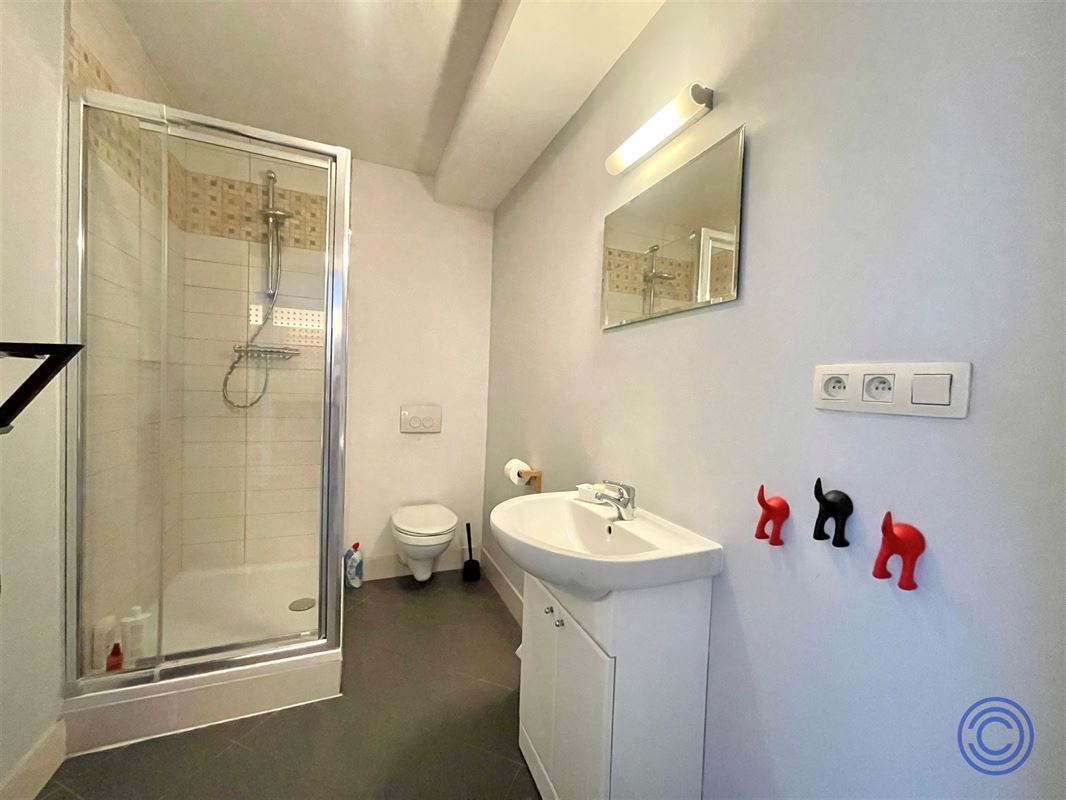 IN OPTIE: Handelspand/kantoor ca. 97m² in centrum Zoersel!