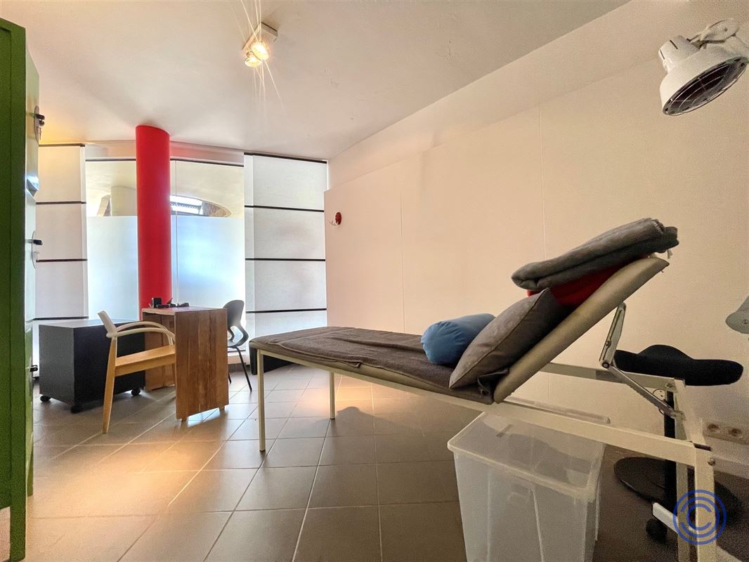 IN OPTIE: Handelspand/kantoor ca. 97m² in centrum Zoersel!