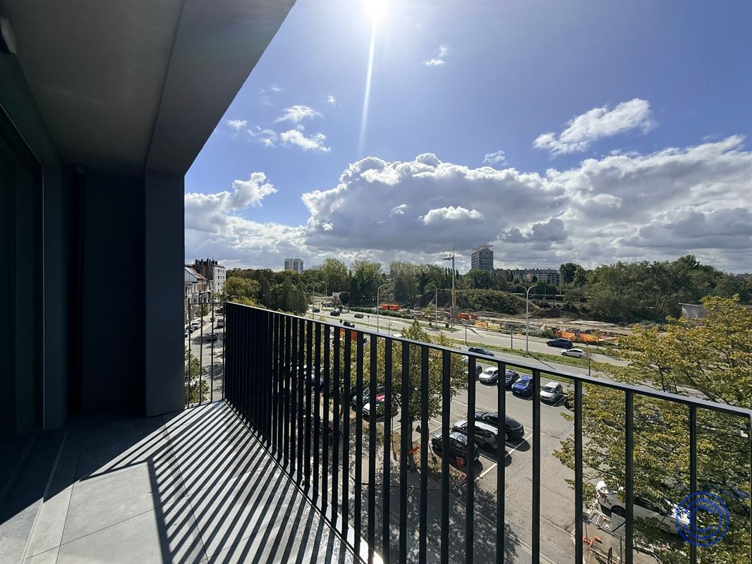 Penthouse exclusif dans un immeuble neuf, offrant de vastes espaces de vie et une vue sur le futur Pomppark Zuid