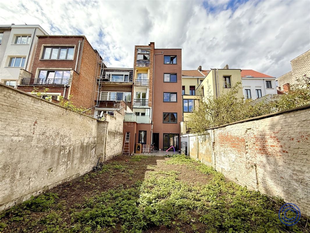 Zeldzame vondst! 2-slpk appartement met 107m² buitenruimte!