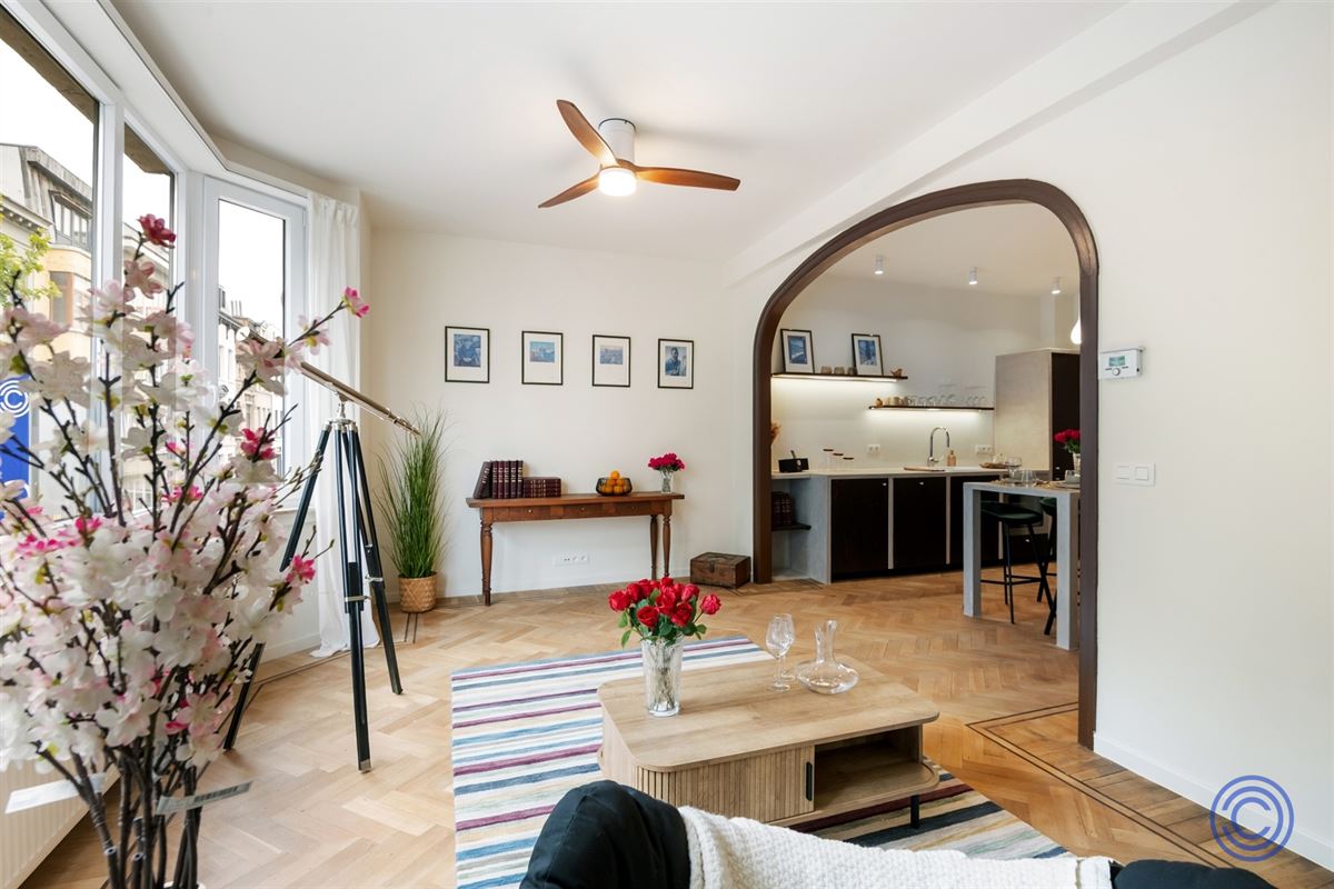 Prachtig gerenoveerd 2-slpk appartement met stadstuintje!