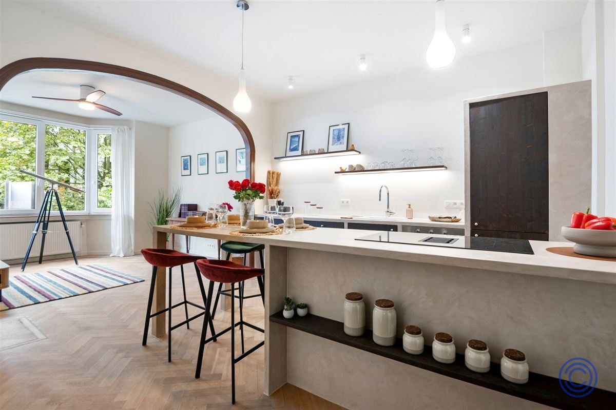 Prachtig gerenoveerd 2-slpk appartement met stadstuintje!