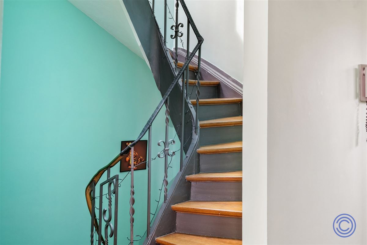 Gezellige, ruime gezinswoning met dakterras, middenin de stad!