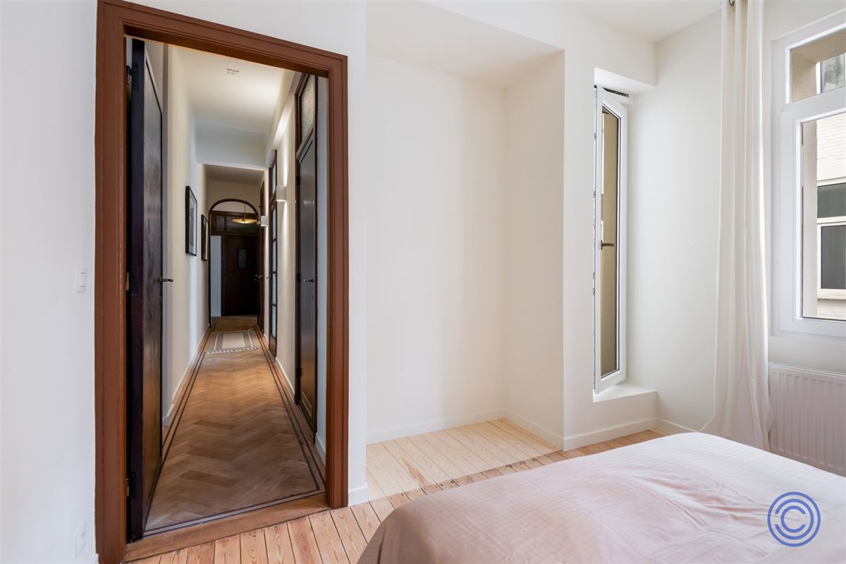 Prachtig gerenoveerd 2-slpk appartement met stadstuintje!