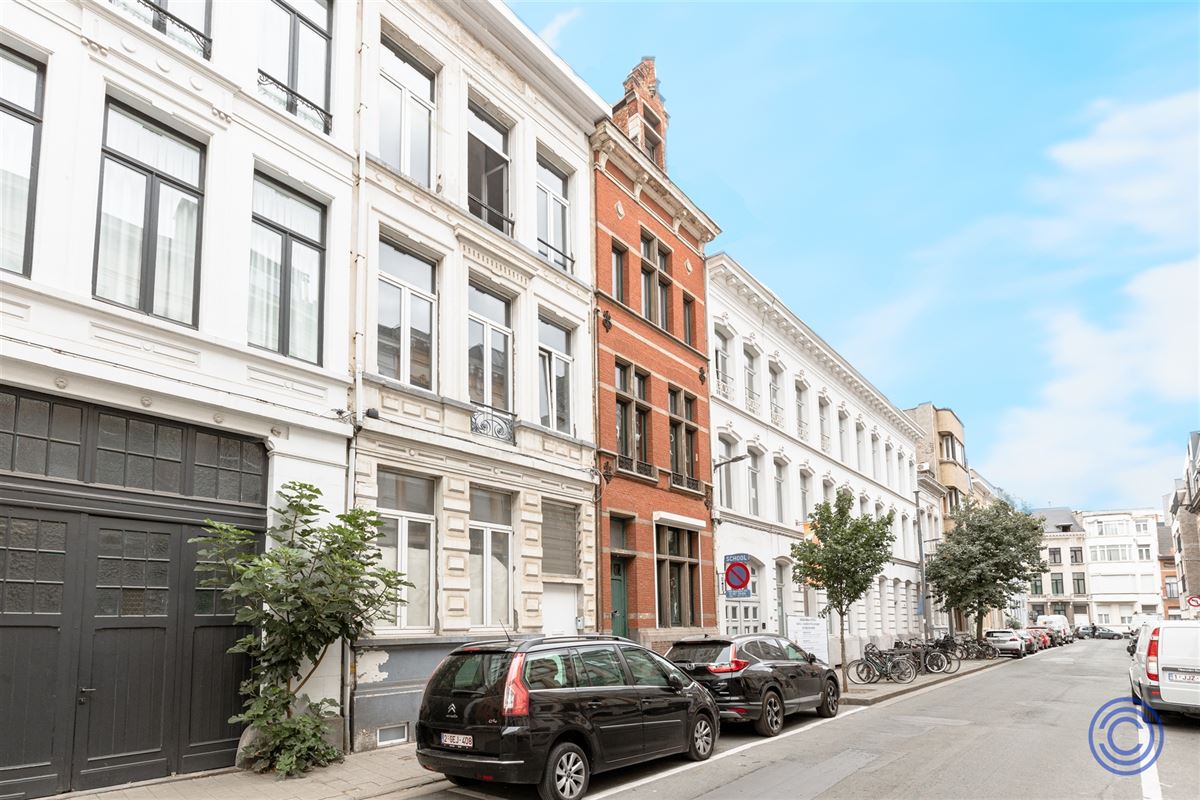 Neotraditioneel herenhuis met terras van 30m²!