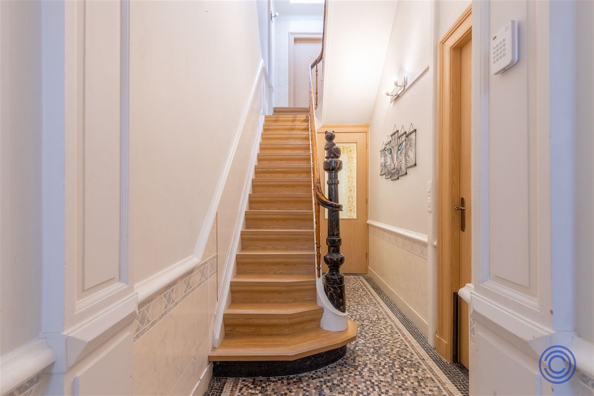 Neotraditioneel herenhuis met terras van 30m²!