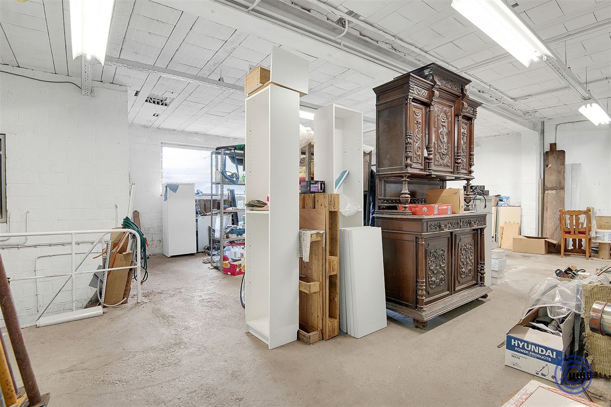 Gebouw ca. 420m² met verschillende ontwikkelingsmogelijkheden