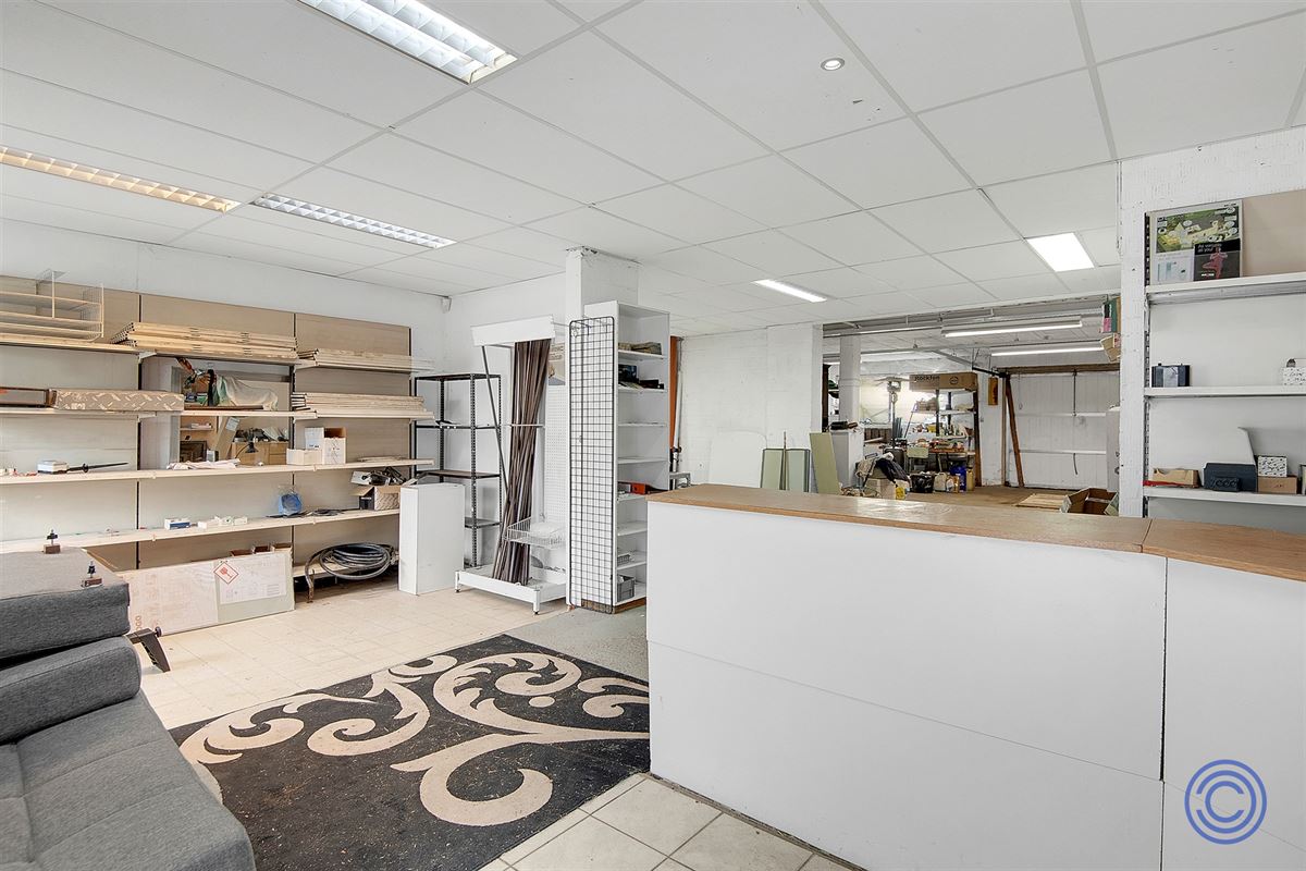 Gebouw ca. 420m² met verschillende ontwikkelingsmogelijkheden