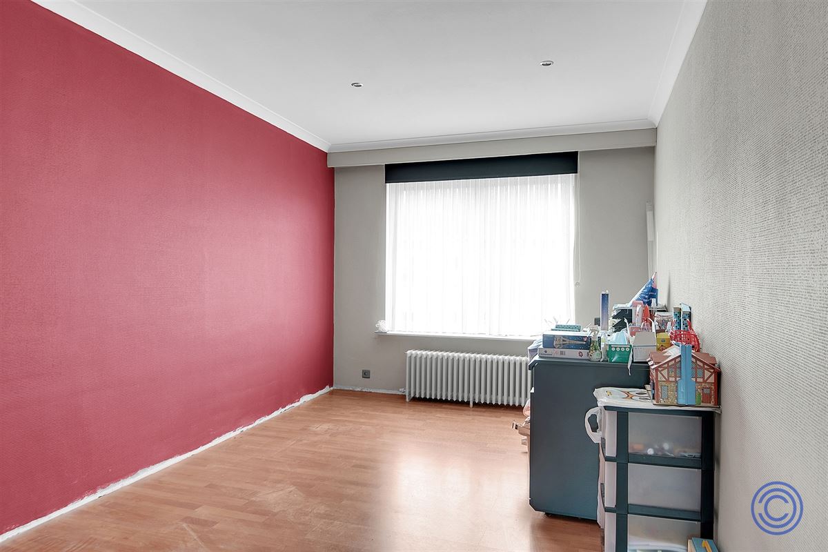 Gebouw ca. 420m² met verschillende ontwikkelingsmogelijkheden
