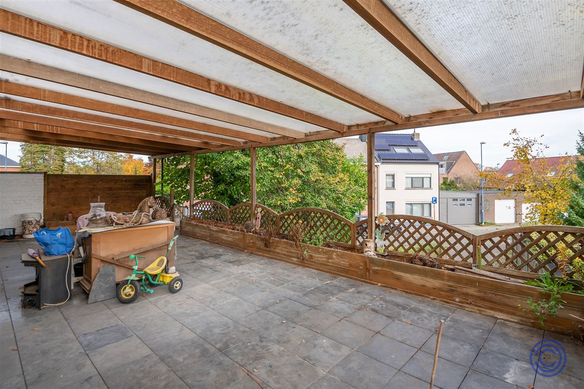 Gebouw ca. 420m² met verschillende ontwikkelingsmogelijkheden