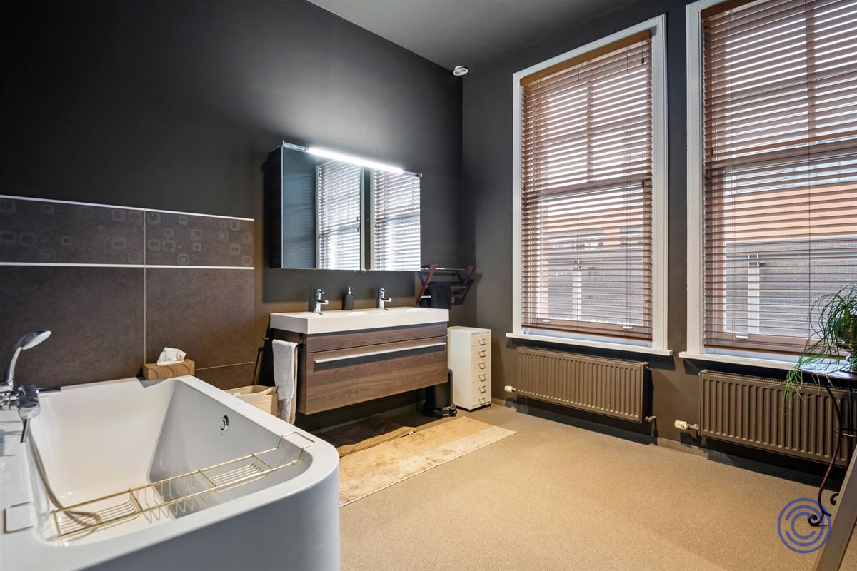 Hoogwaardig afgewerkt appartement in UNIEK gebouw!