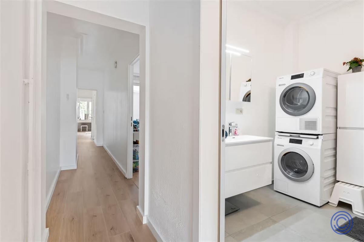 Move-in ready ground floor with 3 bedrooms + garden + double garage!