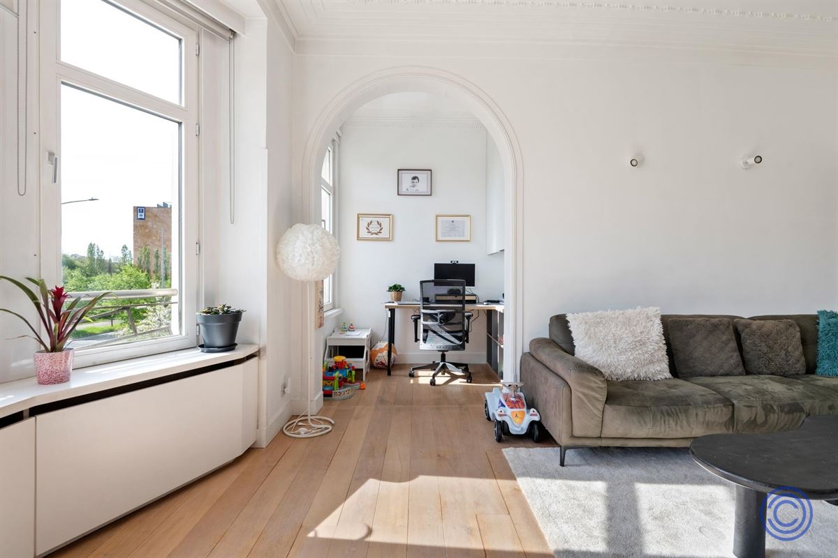 Characterful duplex apartment with terrace in the heart of Zurenborg!