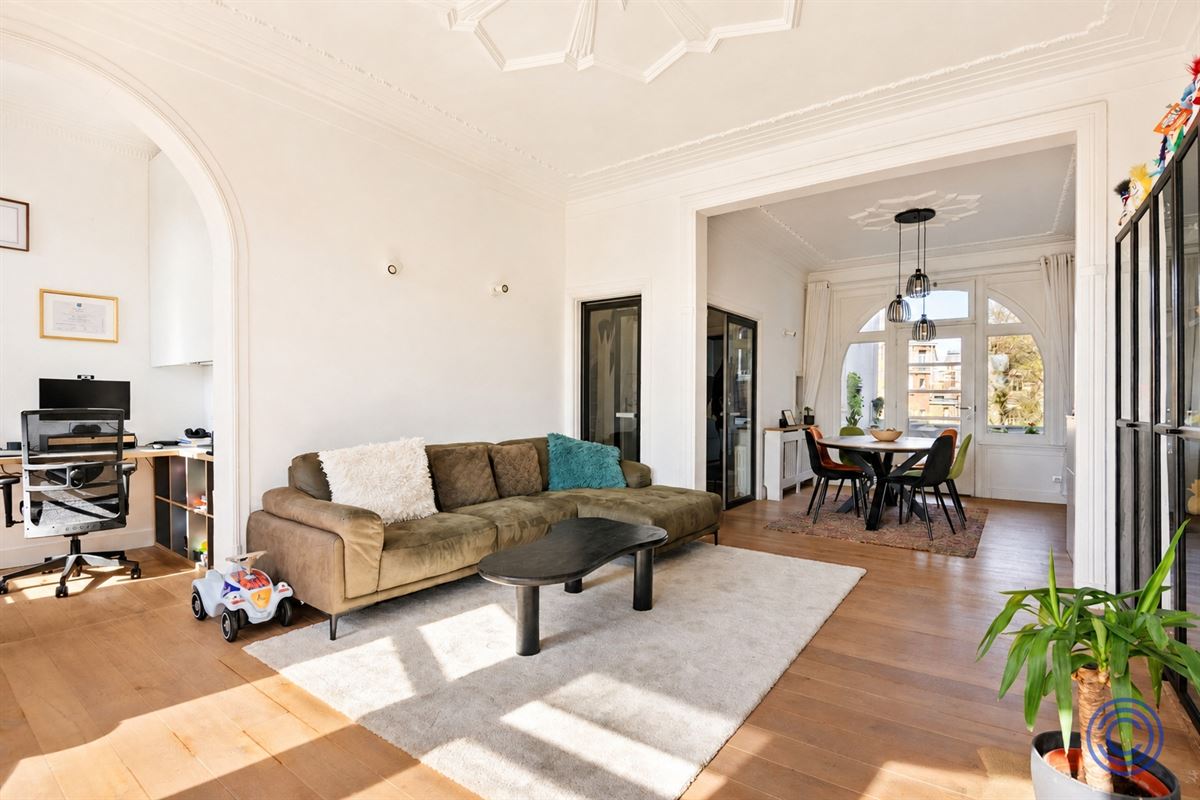 Karaktervol duplexappartement met terras in hartje Zurenborg!