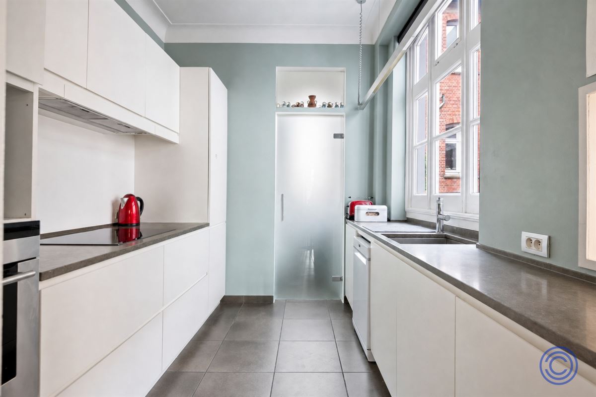 Karaktervol duplexappartement met terras in hartje Zurenborg!