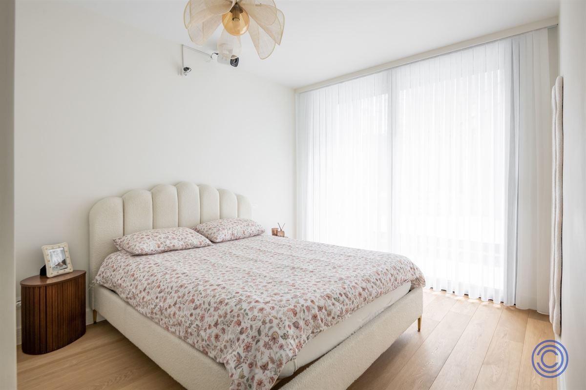 Luxurious, renovated duplex in stately mansion!