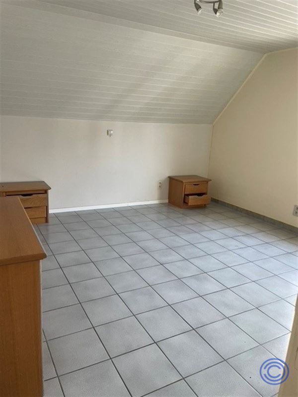 Rented commercial property with triplex apartment in central location!