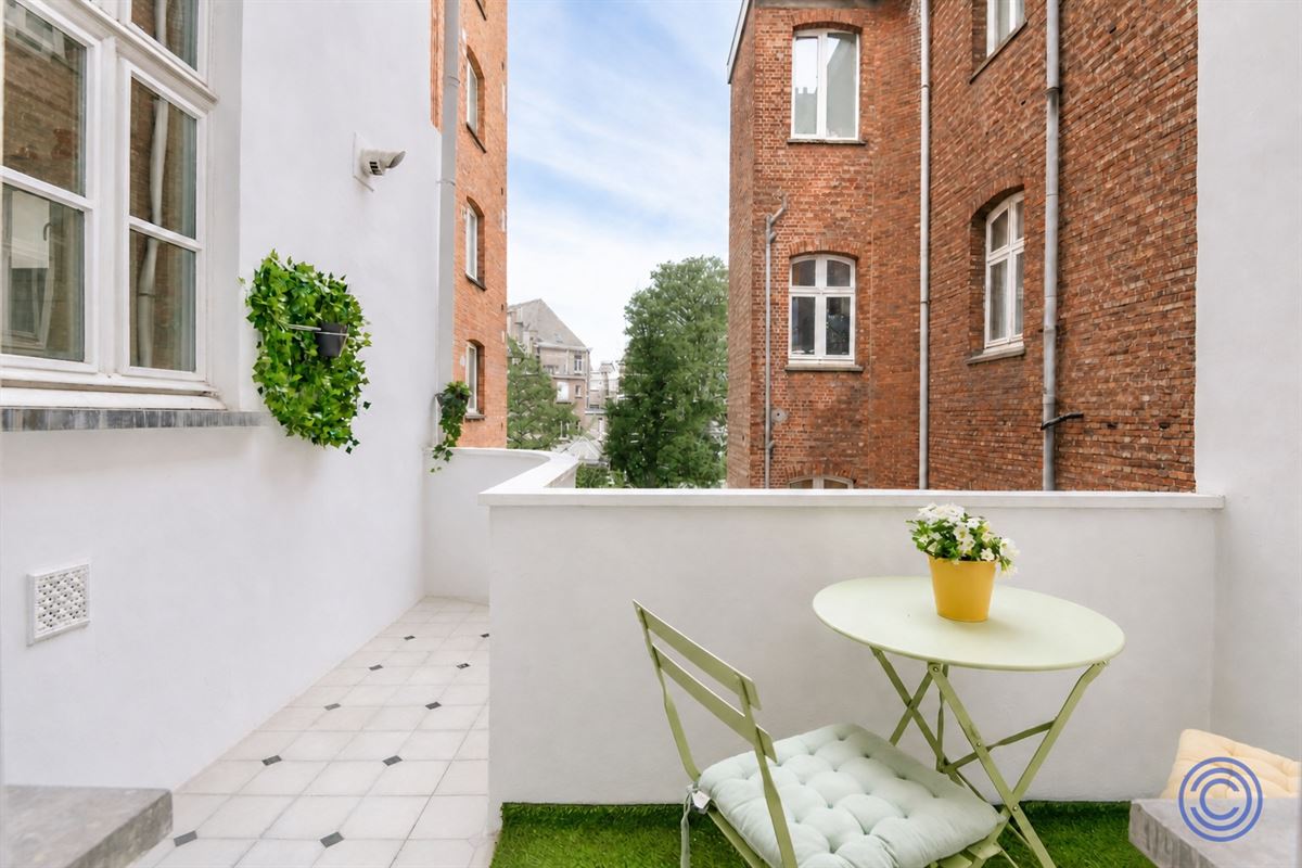 Karaktervol duplexappartement met terras in hartje Zurenborg!