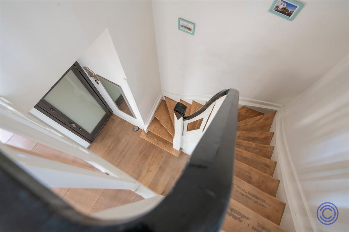 Characterful duplex apartment with terrace in the heart of Zurenborg!