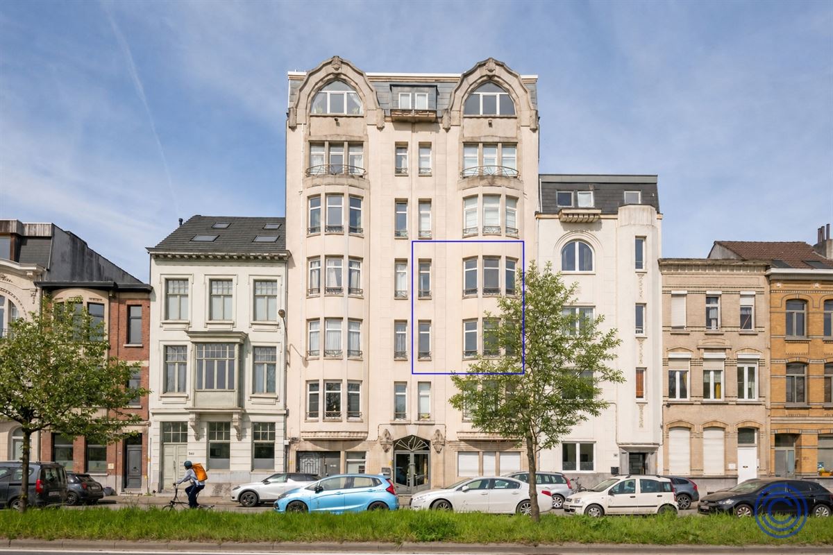 Karaktervol duplexappartement met terras in hartje Zurenborg!