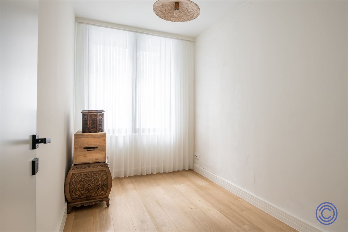 Luxurious, renovated duplex in stately mansion!