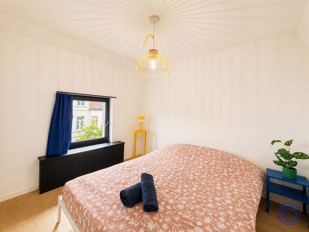 Volledig gemeubeld duplex appartement van ca. 80 m² op Marnixplaats!
