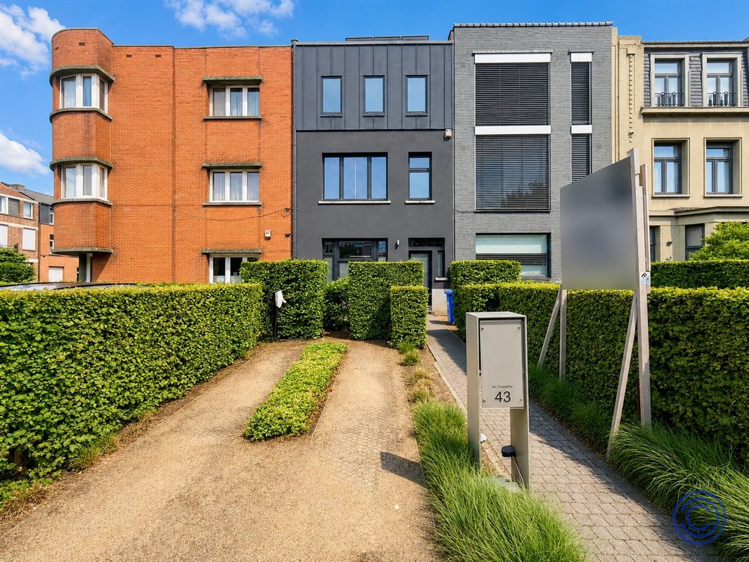 Statig, gerenoveerd herenhuis met 3 ruime slaapkamers en stadstuin!