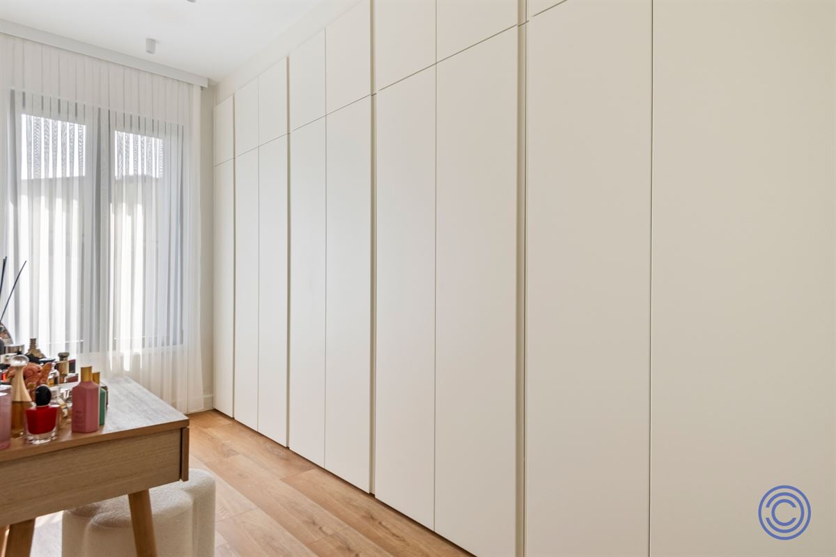Luxurious duplex with sun-drenched roof terrace in TOP location