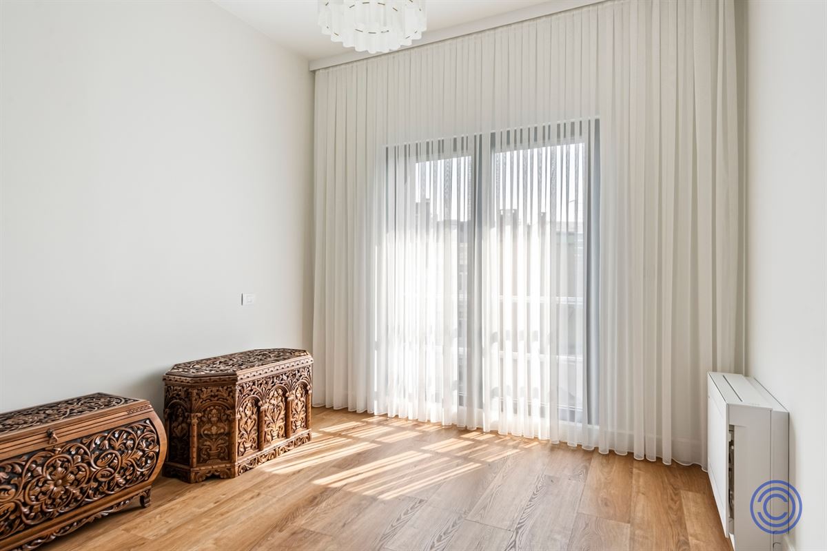 Luxurious duplex with sun-drenched roof terrace in TOP location