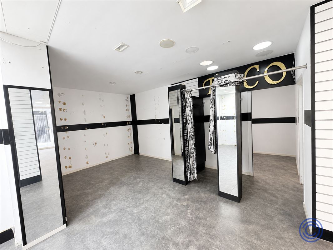 Handelspand ca. 170m² met grote etalage en onderkeldering!