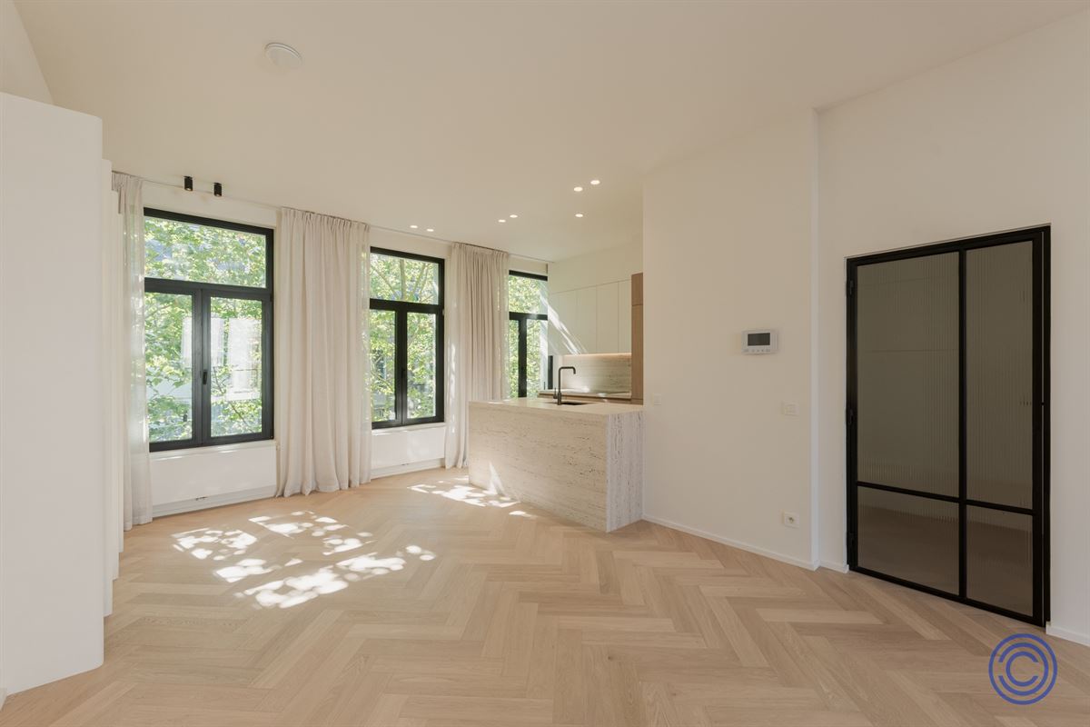 Appartement de prestige avec terrasse ensoleillée à proximité de la très prisée Marnixplaats