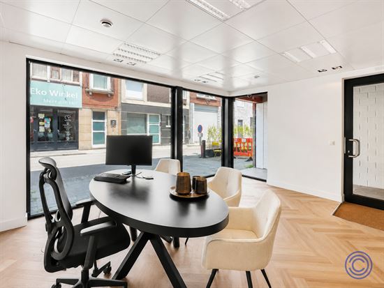 Local commercial prêt à l'emploi d'environ 70 m² dans un emplacement de choix !