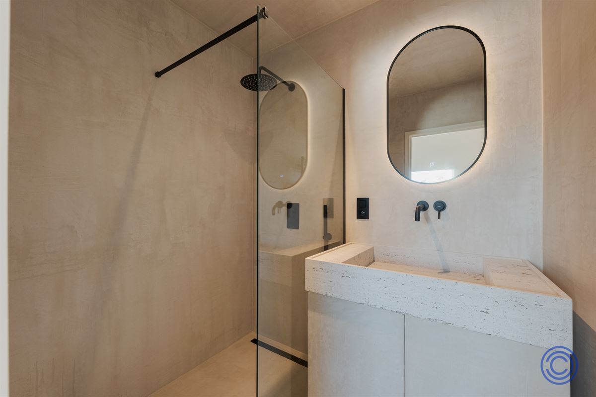 Appartement de prestige avec terrasse ensoleillée à proximité de la très prisée Marnixplaats