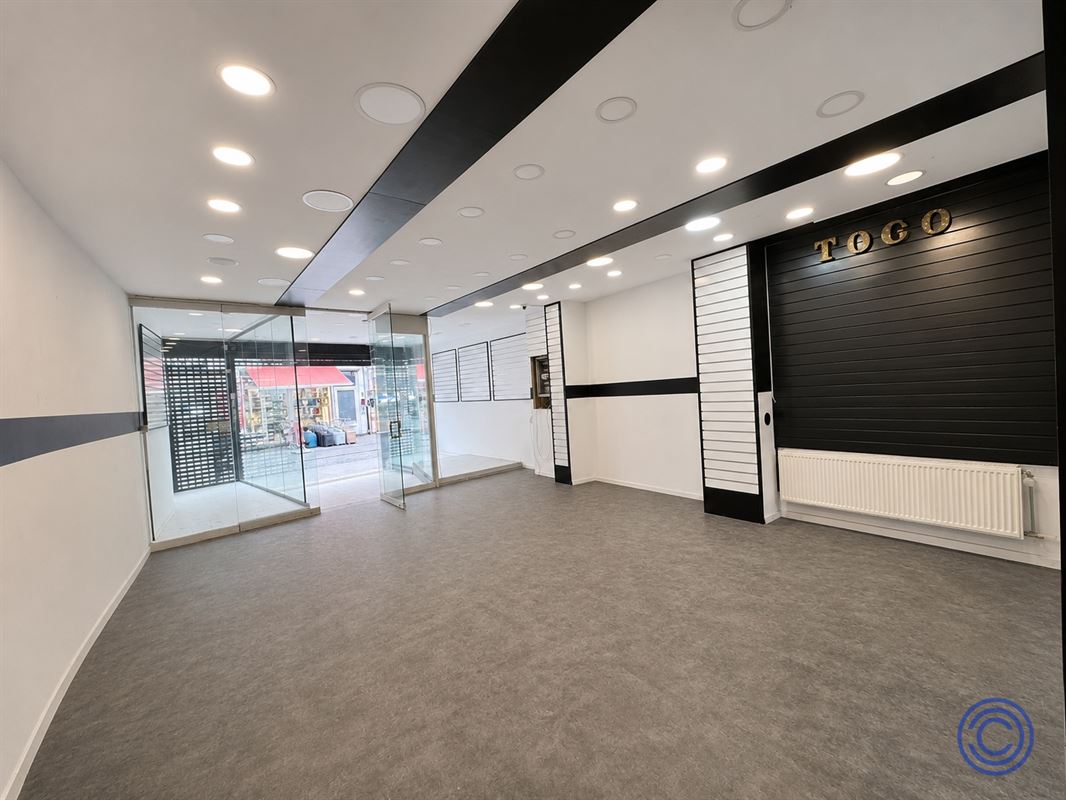 Handelspand ca. 170m² met grote etalage en onderkeldering!