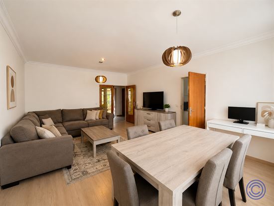 Appartement de 2 chambres avec terrasse, prêt à emménager, dans un quartier résidentiel calme !