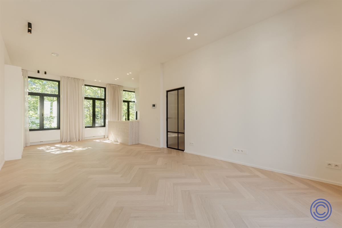 Appartement de prestige avec terrasse ensoleillée à proximité de la très prisée Marnixplaats