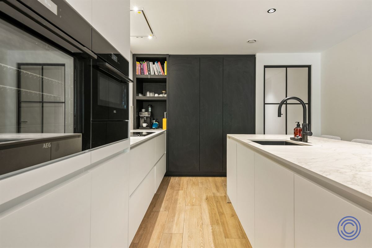 Luxuriously finished 3-bedroom BEN apartment with a terrace!
