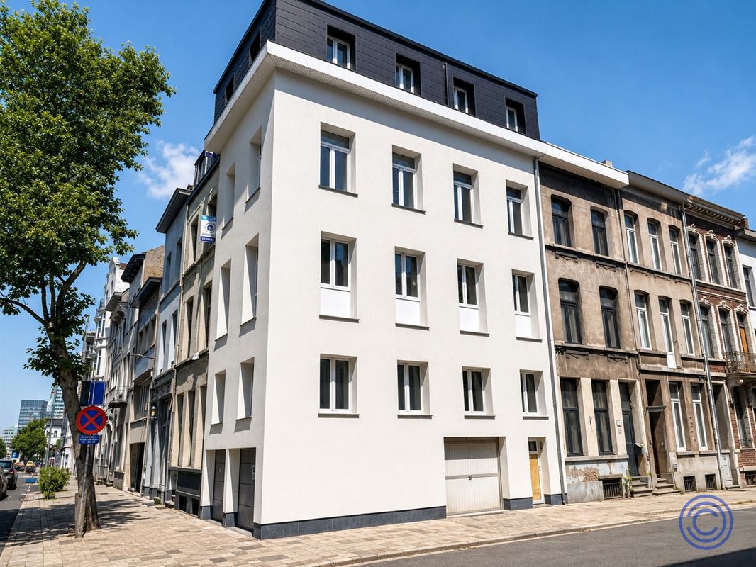 Licht op te frissen 1-slpk appartement in centrum Antwerpen!