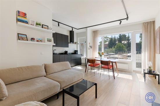 Appartement confortable avec une grande terrasse ensoleillée en plein cœur de la ville !