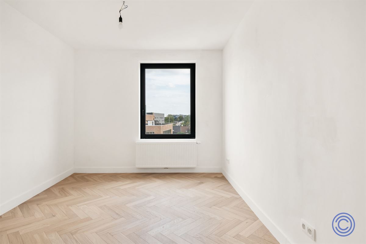 Gerenoveerde duplex met zonnig dakterras in Oud-Berchem