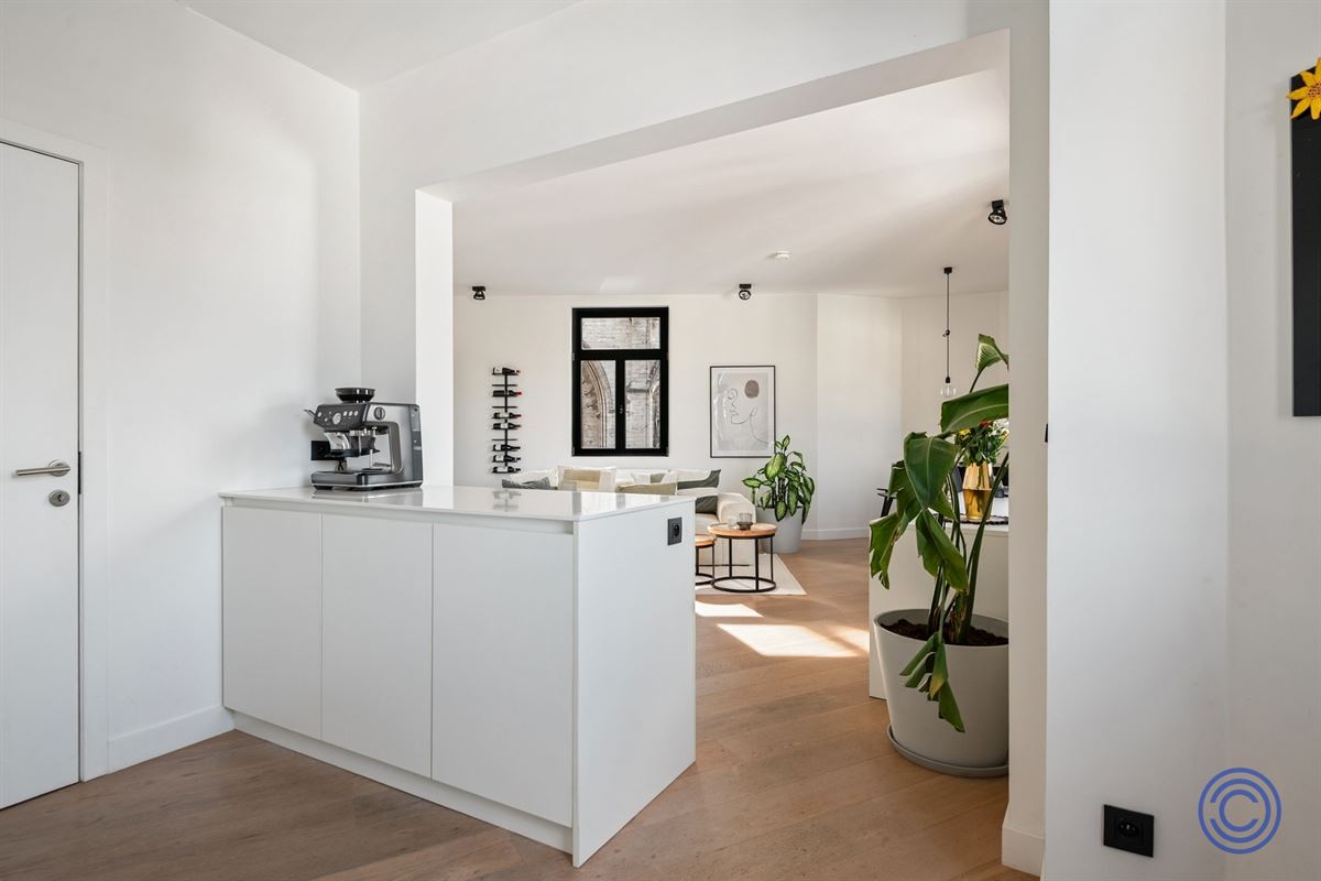 Bright, move-in-ready city apartment with a UNIQUE VIEW of the city!