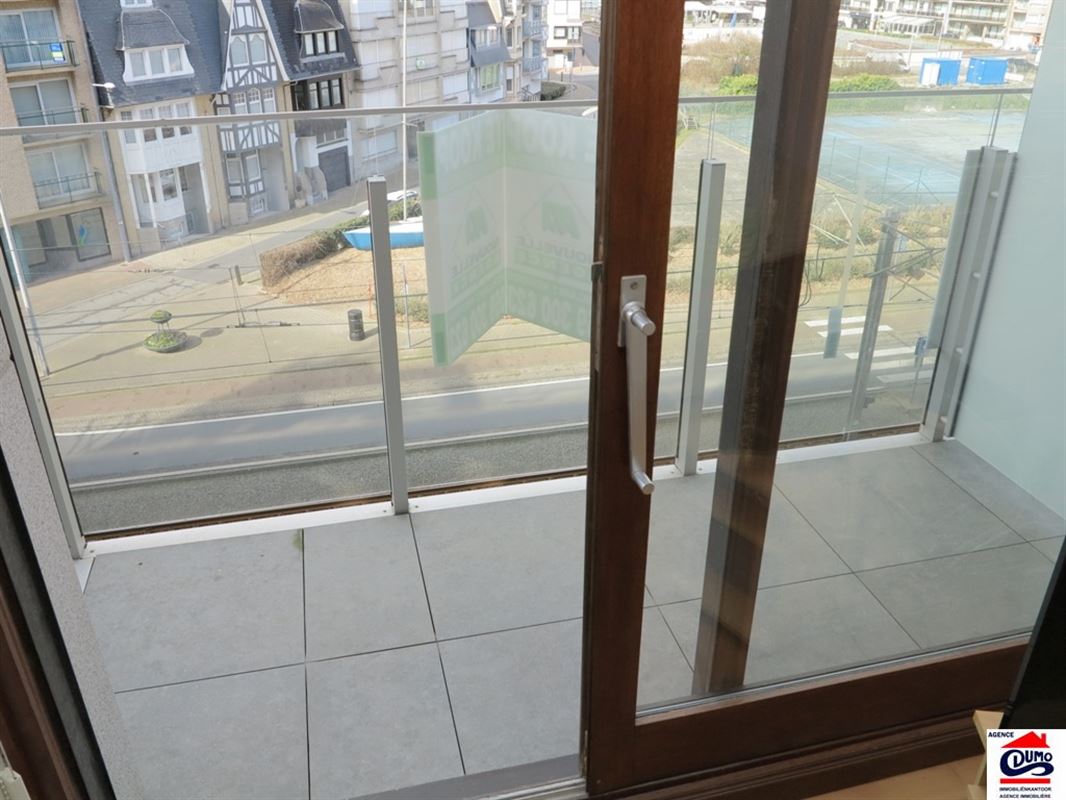 Gemeubelde studio met slaaphoek