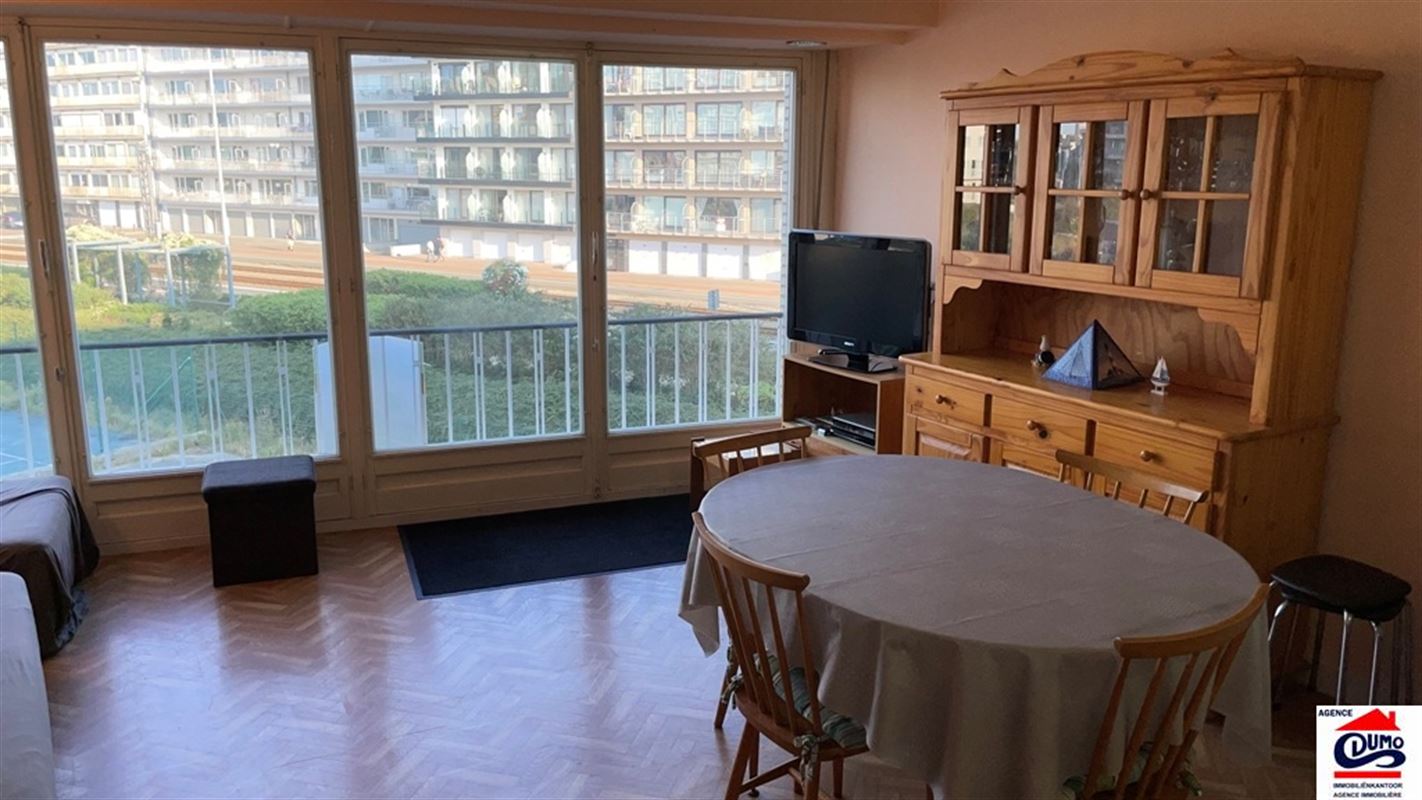 Studio meublé avec vue sur les anciens terrains de padel