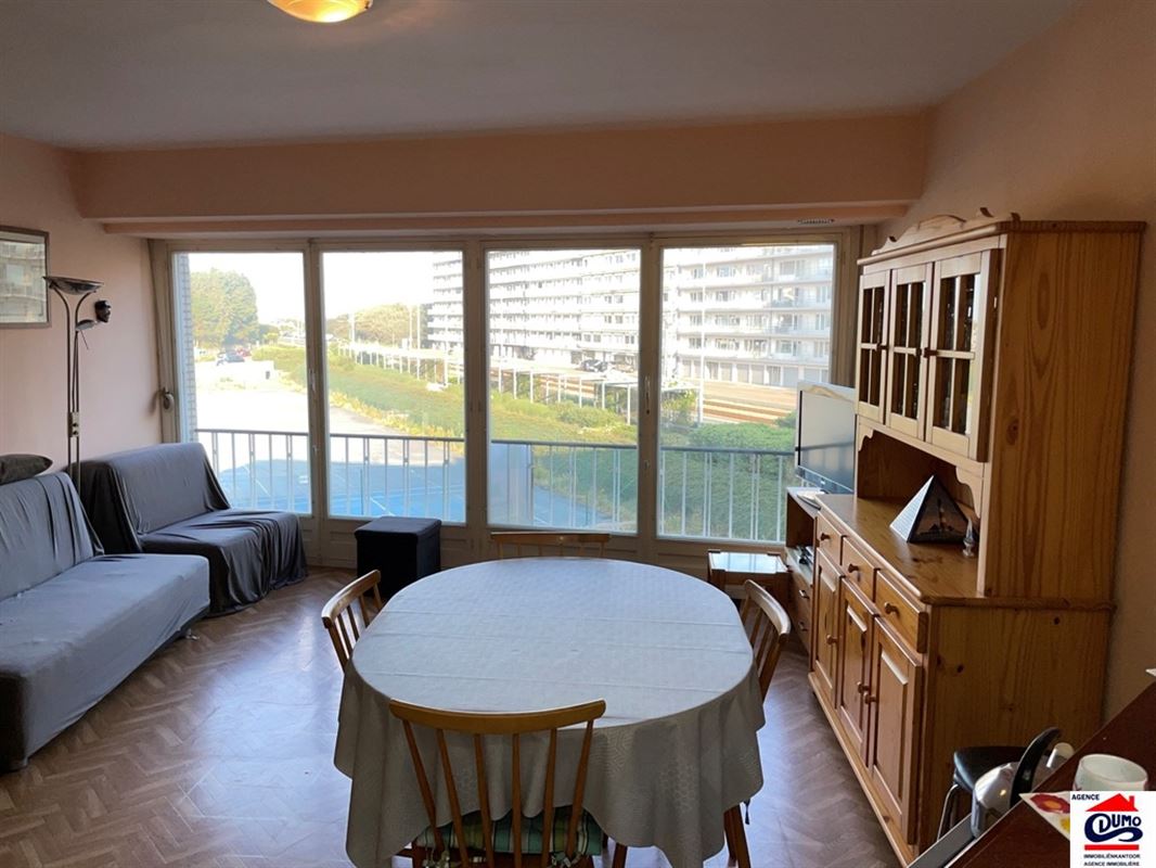 Studio meublé avec vue sur les anciens terrains de padel