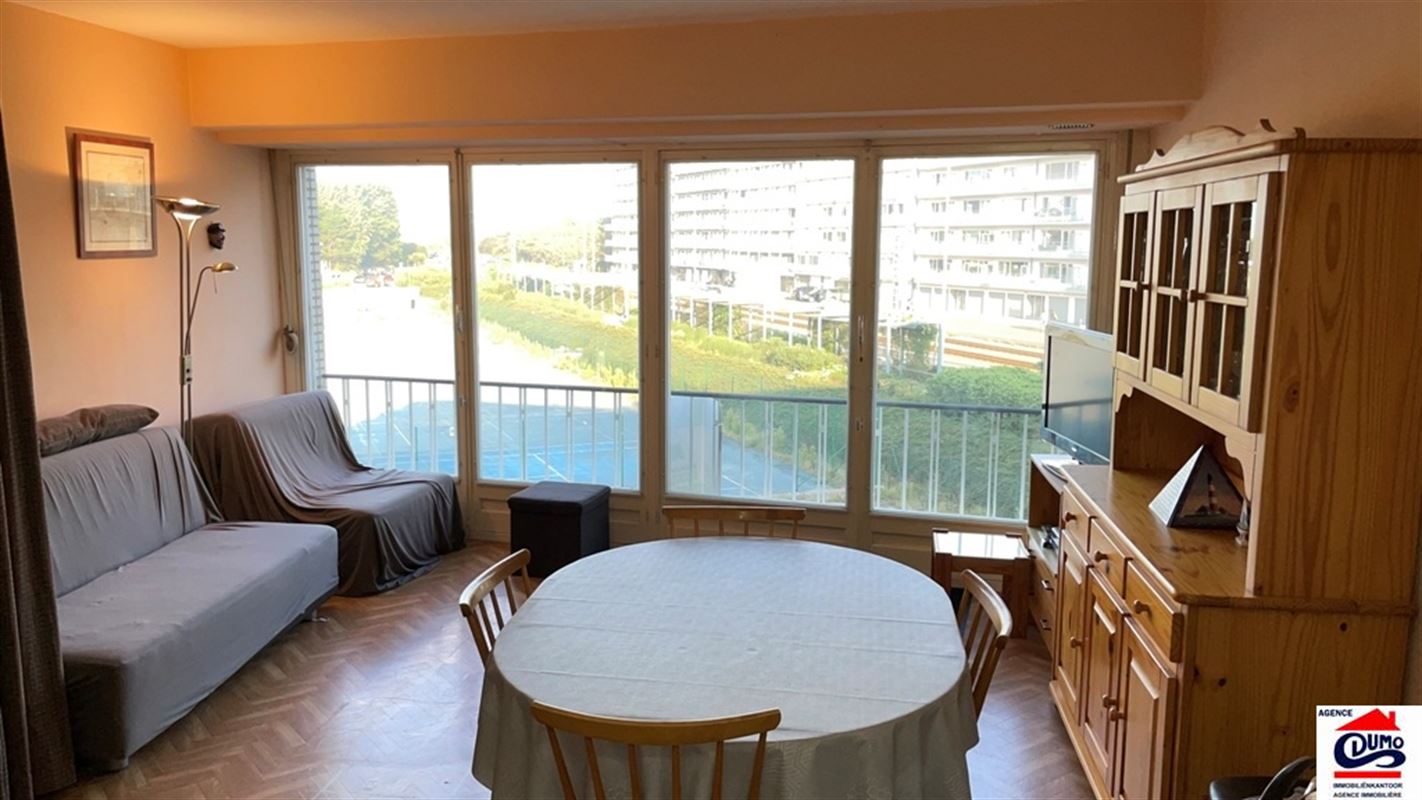 Studio meublé avec vue sur les anciens terrains de padel