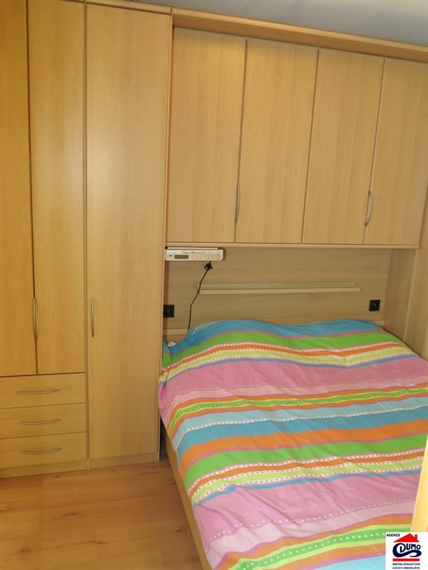 Gemeubelde studio met slaaphoek